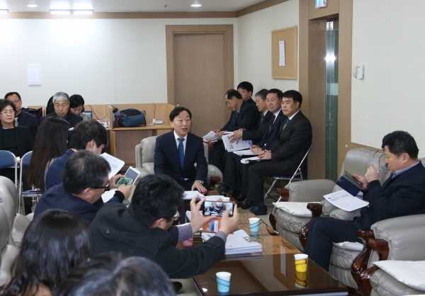 설동호 교육감 기자간담회 모습