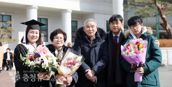 이경화 의원(46세) 한서대학교 학위수여식