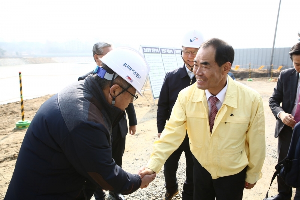 기흥저수지 수질개선사업 현황 및 안전점검 후 현장 근무자와 대화의 시간 가져