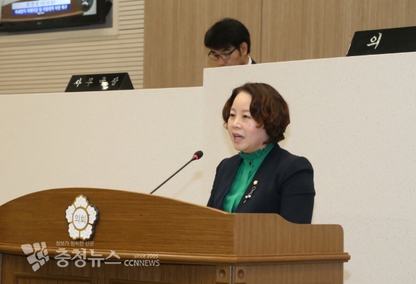5분 발언하는 최연숙 당진시의원