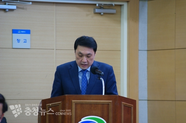 충남도 안호 자치행정과장 도정현안사항 설명