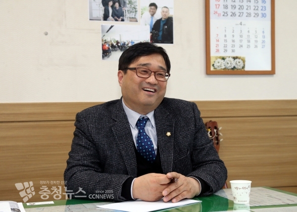 인터뷰하는 조상연 당진시의회 총무위원장 / 충청뉴스 최형순 기자