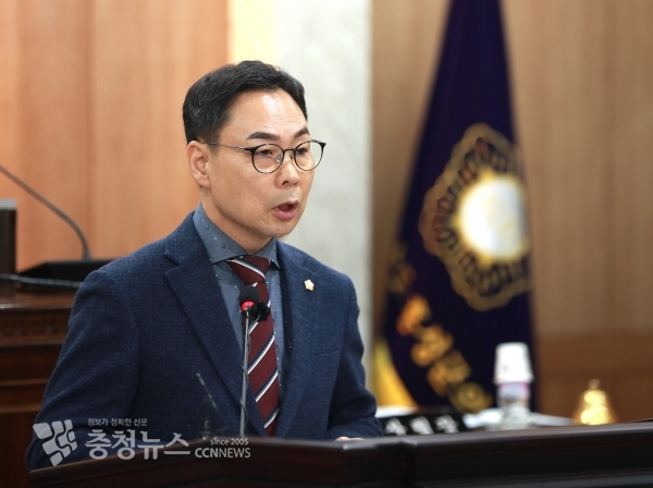 5분 발언하는 문병오 홍성군의회 의원