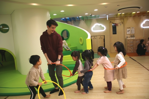 골프존뉴딘그룹의 직장 어린이집 놀이존