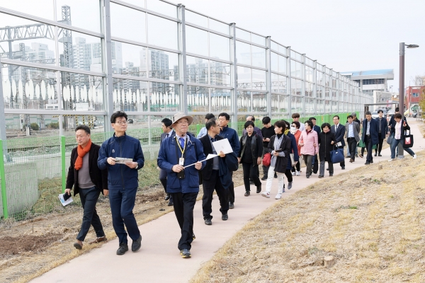 도시재생 현장투어 진행 모습