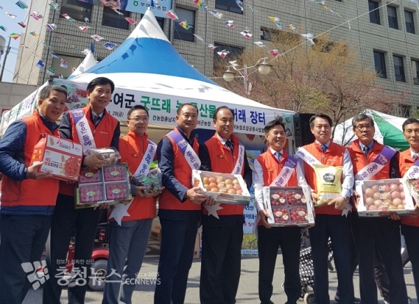 ‘부여군에 날’을 시작으로 농축산물 직거래 금요장터 알려