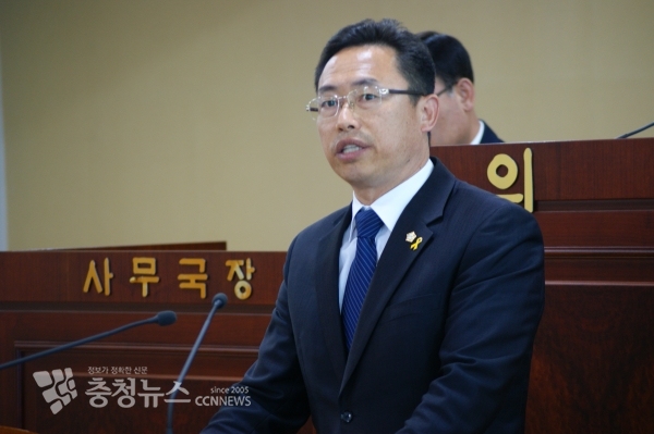 5분 발언하는 아산시의회 홍성표 의원 / 충청뉴스 최형순 기자