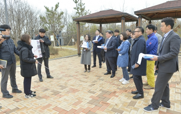 공공특위 위원들과 시민참여단과 현장점검