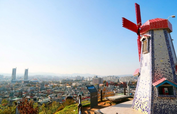 대전 시내가 한눈에 보이는 대동하늘공원 모습