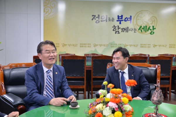 윤종인 행정안전부 차관 방문 모습