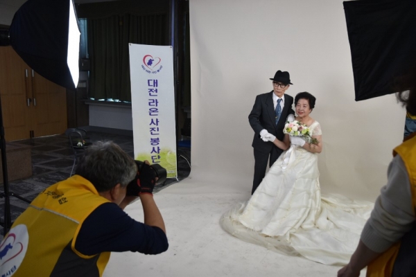 어르신들의 소중한 추억 - 행복사진