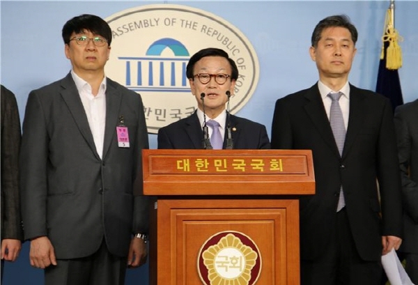 더불어민주당 윤일규 의원 기자회견