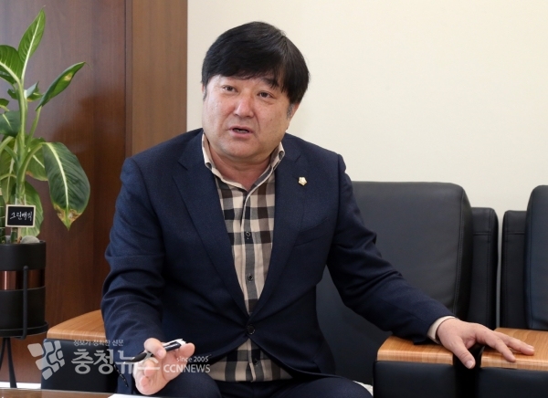 "정의롭고 옳은 길이라면 좌고우면하지 않고 최선을 다하겠습니다"​