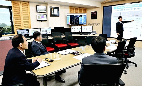 김인식 농어촌공사사장은 30일 제주본부에 방문해 제주농업용수통합광역화사업 추진현황 점검