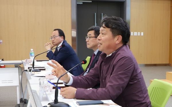 조소행 충남농협 본부장과 계열사 법인대표들이 시너지협의회를 통해 농산물 소비촉진 및 농가소득증대에 앞장 설 것 다짐