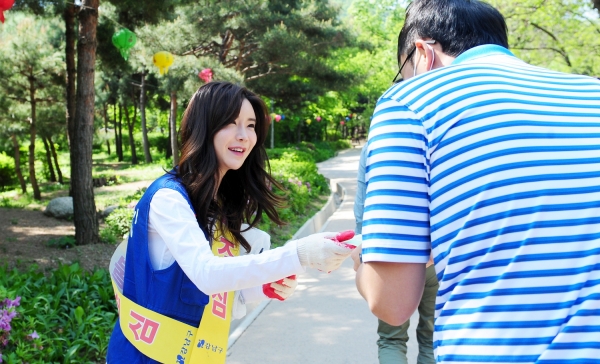 골프존, 지역사랑 캠페인에 동참한 안신애 프로