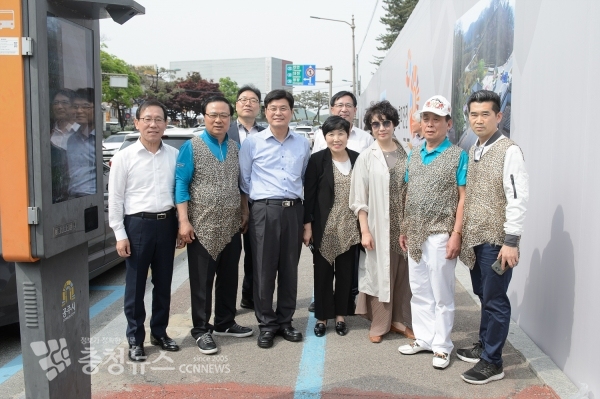 이춘희 세종시장 관계자와 함께