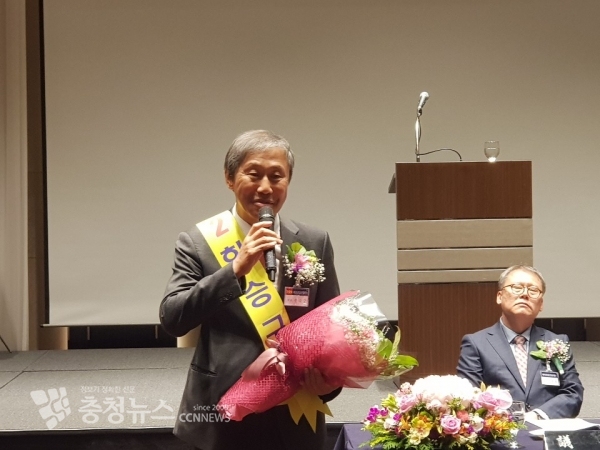 한승구 대한건설협회 대전시회장 당선인이 당선 소감을 밝히고 있다.