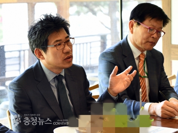 좌로부터 안희무 대전지역본부장, 최형순 충청뉴스 본부장