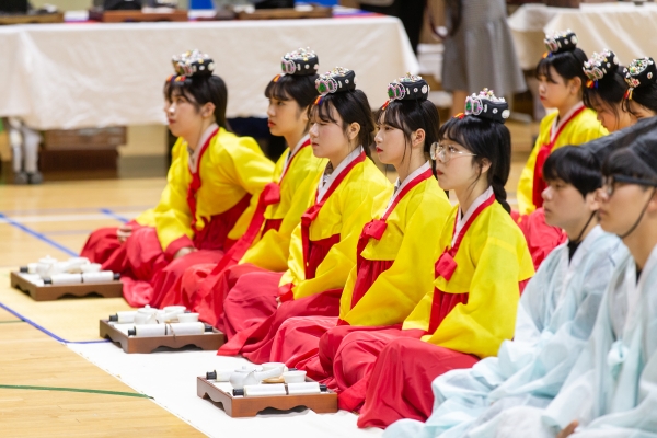 청양문화원 전통성년례식 진행 모습