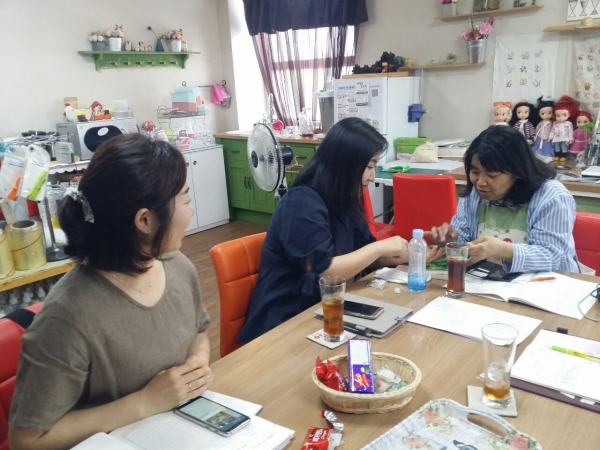 서구 중간지원활동가들이 마을공동체 활동을 모니터링하고 보조금 집행 등 애로사항을 컨설팅