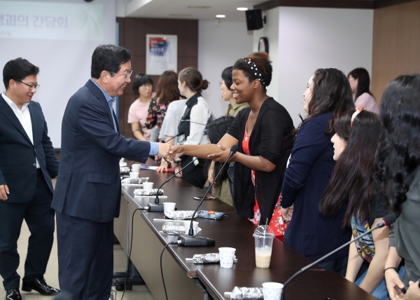 외국인주민 한국교육생과의 간담회 개최 모습