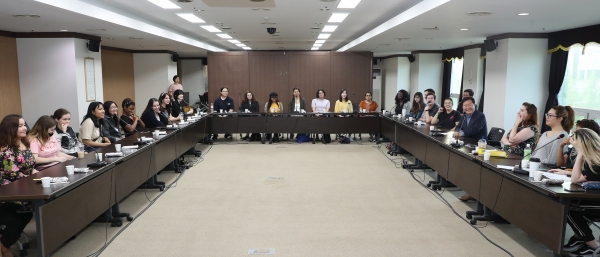외국인주민 한국교육생과의 간담회 개최 모습