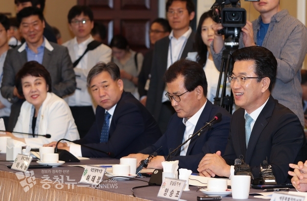 제2차 충청권 당접협의회에서 허태정 대전시장이 발언하고 있다.