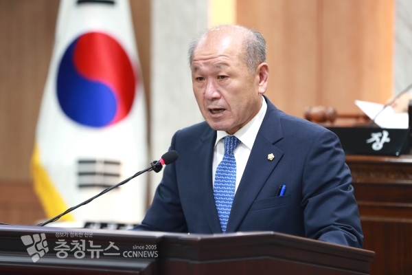 5분 발언하는 윤용관 홍성군의회 의원
