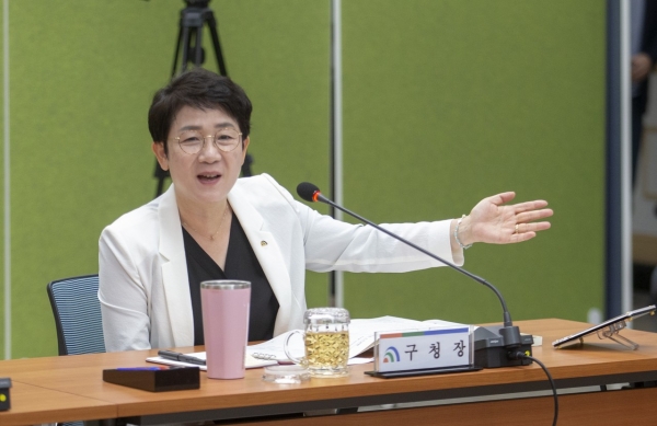 박정현 대덕구청장이 보고회를 주재하고 있다