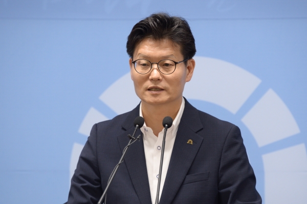 김정섭 공주시장, 제37차 정례브리핑 진행 모습