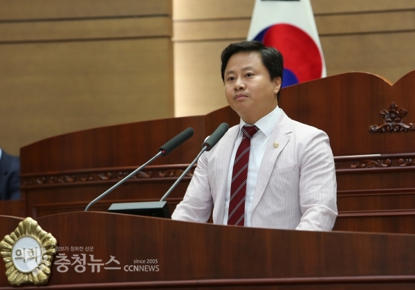 5분 발언하는 이은상 의원