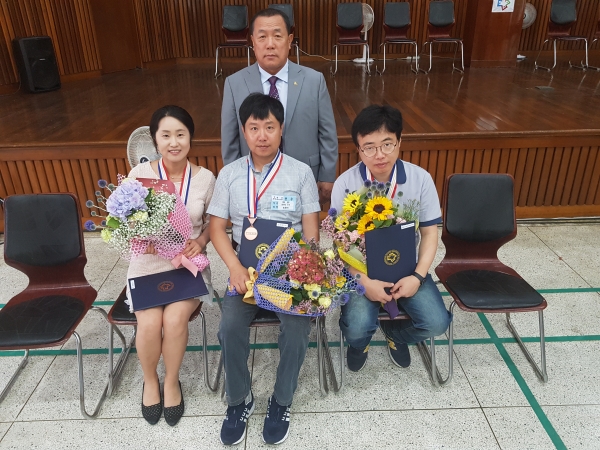 충남장애인기능경기대회(동상 수상자들과 지체장애인협회 지회장님).