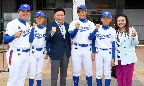 리틀야구 국가대표팀 우승 기원 격려