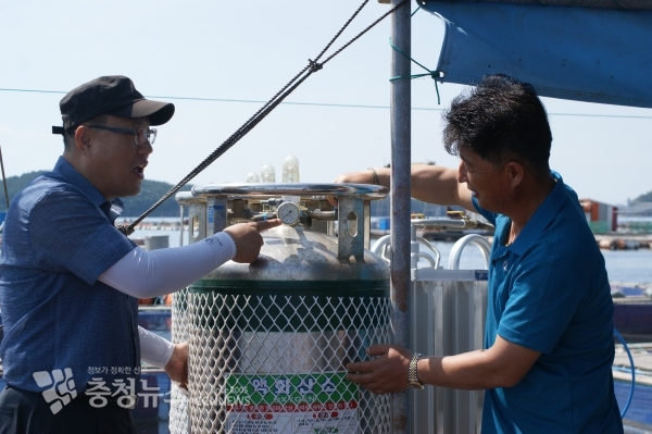 좌로부터 기정훈 서산시 배