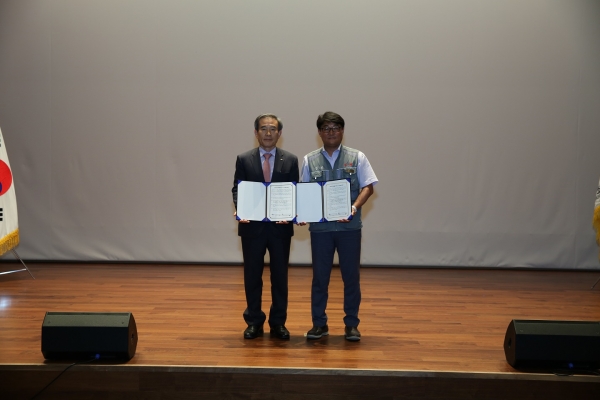 좌 한국서부발전 사장 김병숙 / 우 한국서부발전노동조합 위원장 유승재