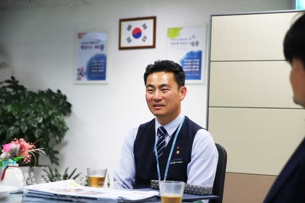 김영우 승무사원