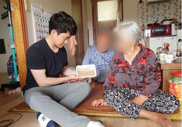 초복맞이 행사_구항면 삼계탕 나눔 / 충청뉴스 최형순 기자