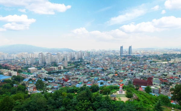 대전 시내가 한눈에 보이는 대동하늘공원 모습