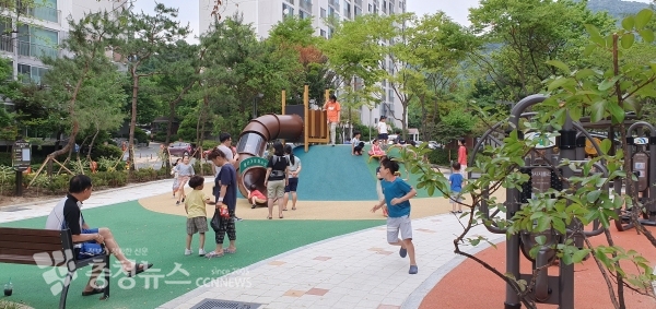 대덕구가 최근 리모델링을 완료한 송촌동 학댕이어린이 공원 모습