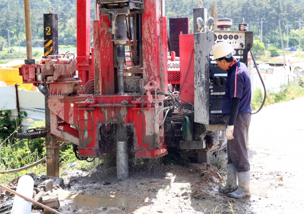 관정 시추 작업 모습