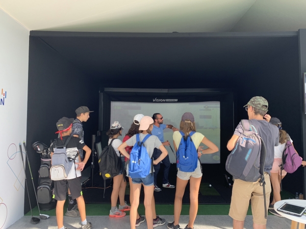 골프존은 지난 25일부터 28일까지 프랑스의 에비앙 리조트 골프클럽에서 열린 에비앙 챔피언십’에 참여해 현장에 골프존 부스를 설치하고, 골프존의 골프 시뮬레이터를 선보였다