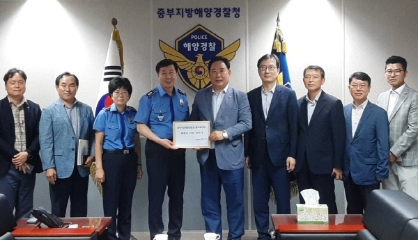 어기구 의원 중부해경청 방문 모습