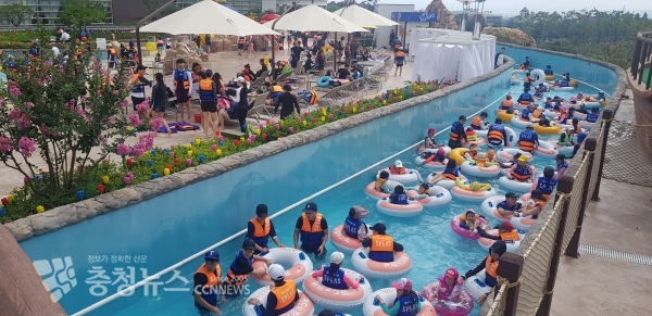 워터파크 물놀이 캠프