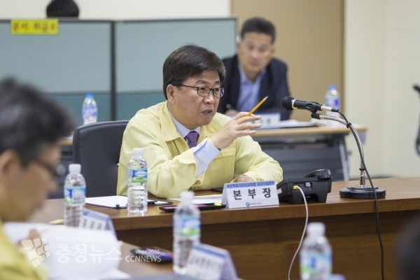 지난 6월 진행한 태극을지연습 재난발생 대비 사고수습본부 모의 구성 및 재난대응연습에서 최교진 교육감이 발언을 하고 있다.