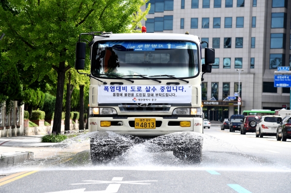 대전 중구, 폭염대비 살수차 운영 모습