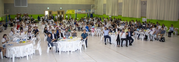 14일 송촌중학교 다목적체육관에서 열린 송촌동 주민총회 모습
