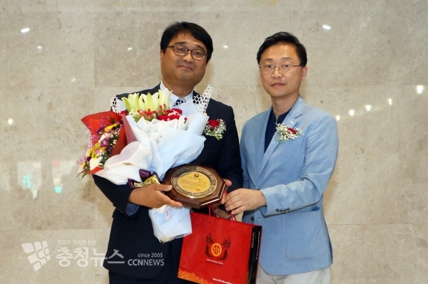 조상연 의원 의정대상 수상(좌) / 충청뉴스 최형순 기자