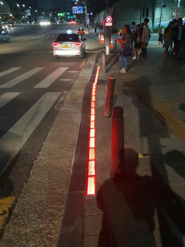 바닥신호등 모습