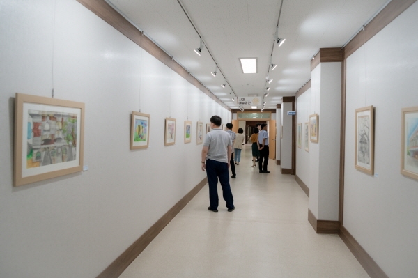 공주시의회 2층 로비 시민예술공간